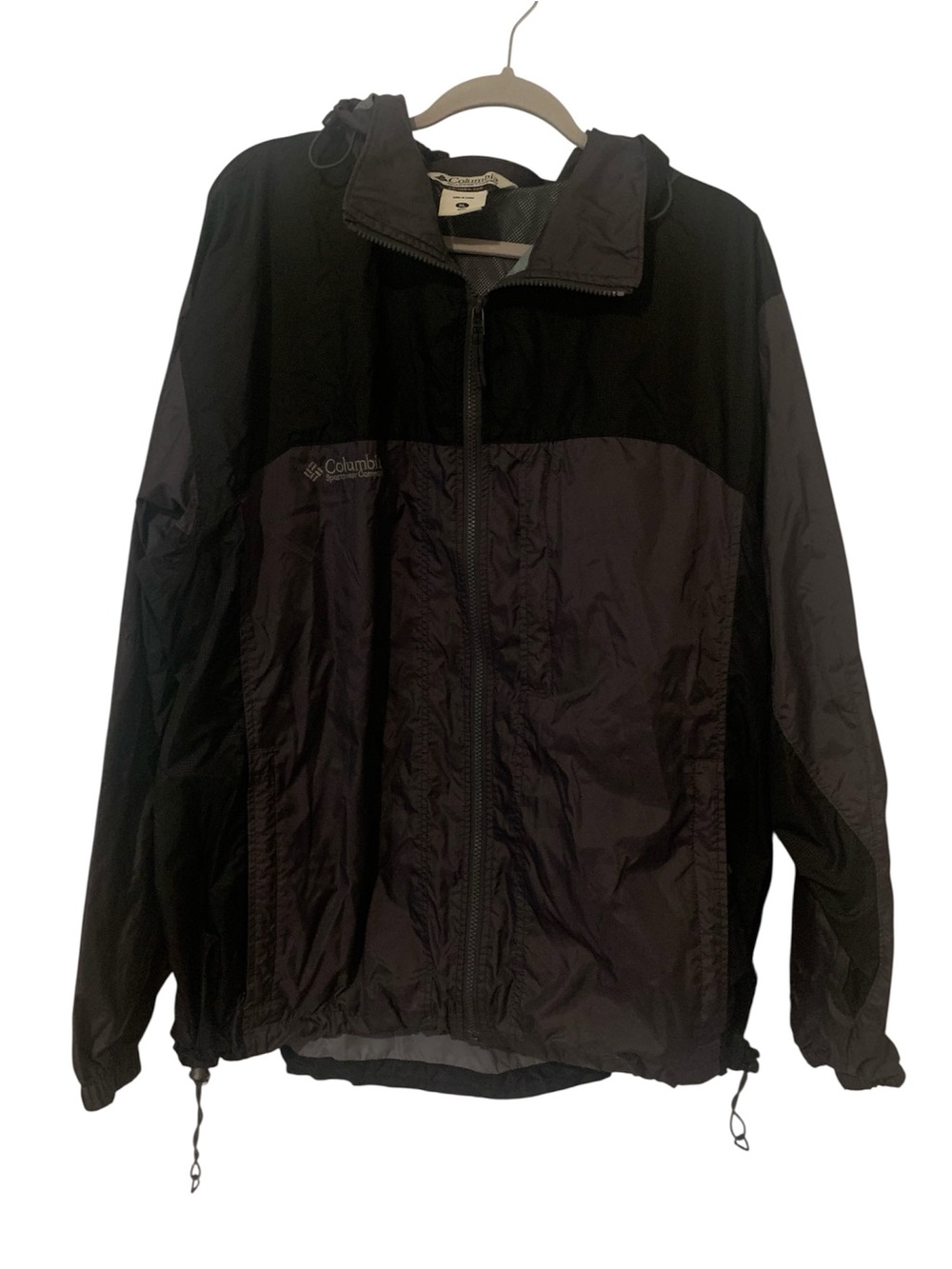 Columbia Packable Rain Jacket
Black/Gray Hooded Glennaker Windbreaker Men’s XL